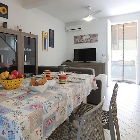 Elena, Ac, Wifi, * Lido degli Scacchi